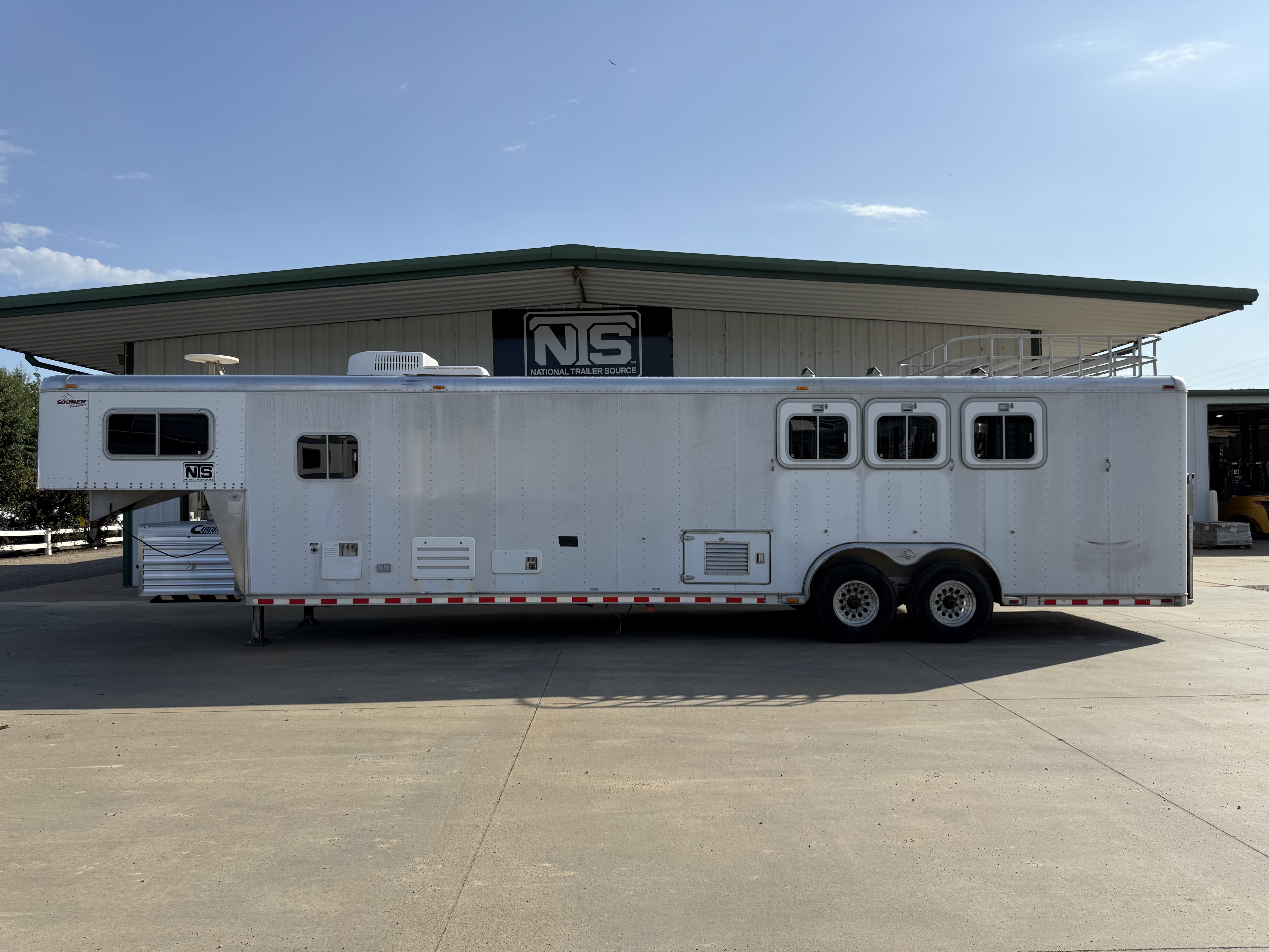 Trailer Photo 2