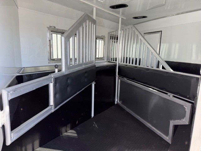 Trailer Photo 9
