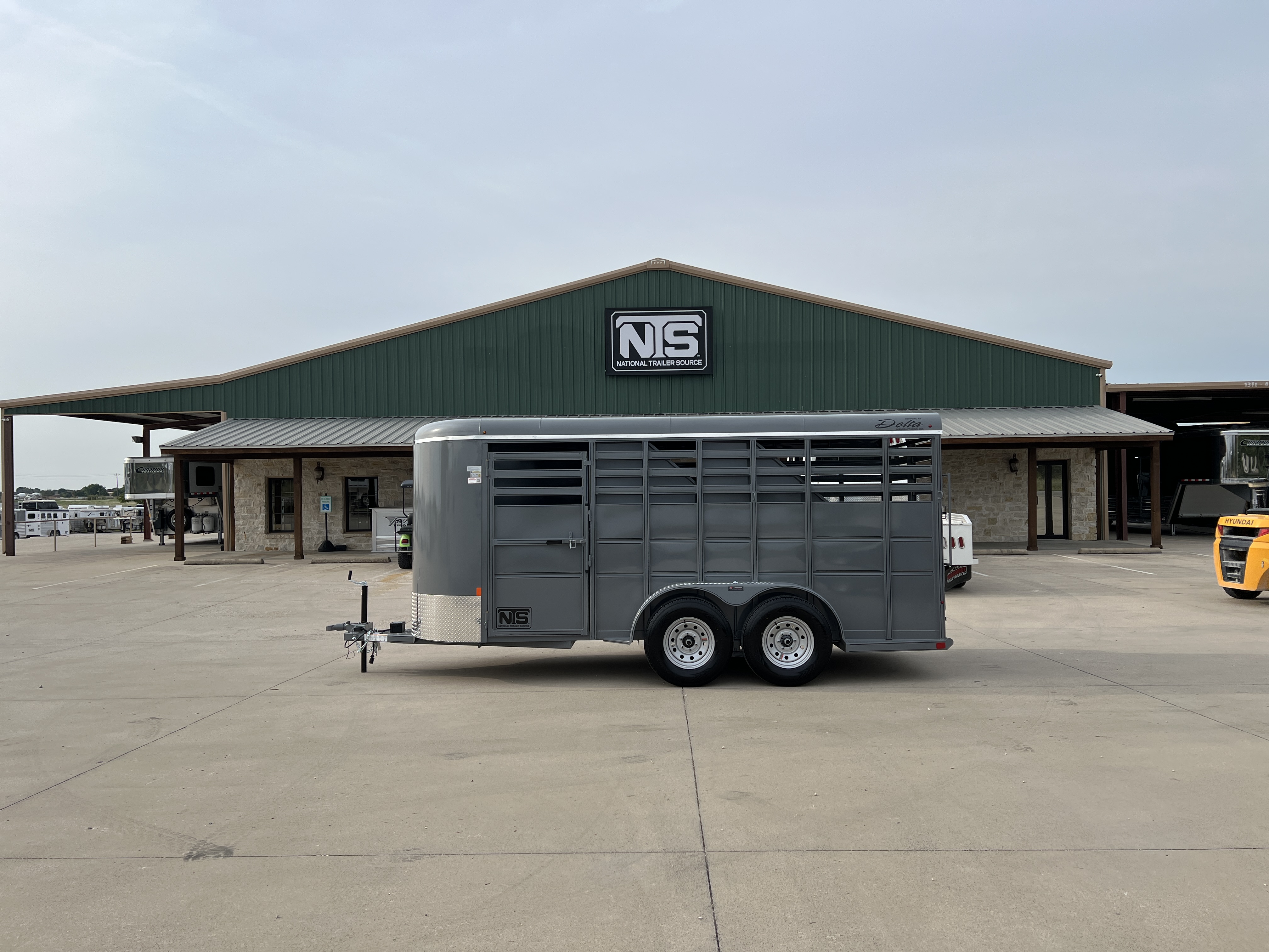 2026 Delta 3 Horse Slant Load Bumper Pull Trailer