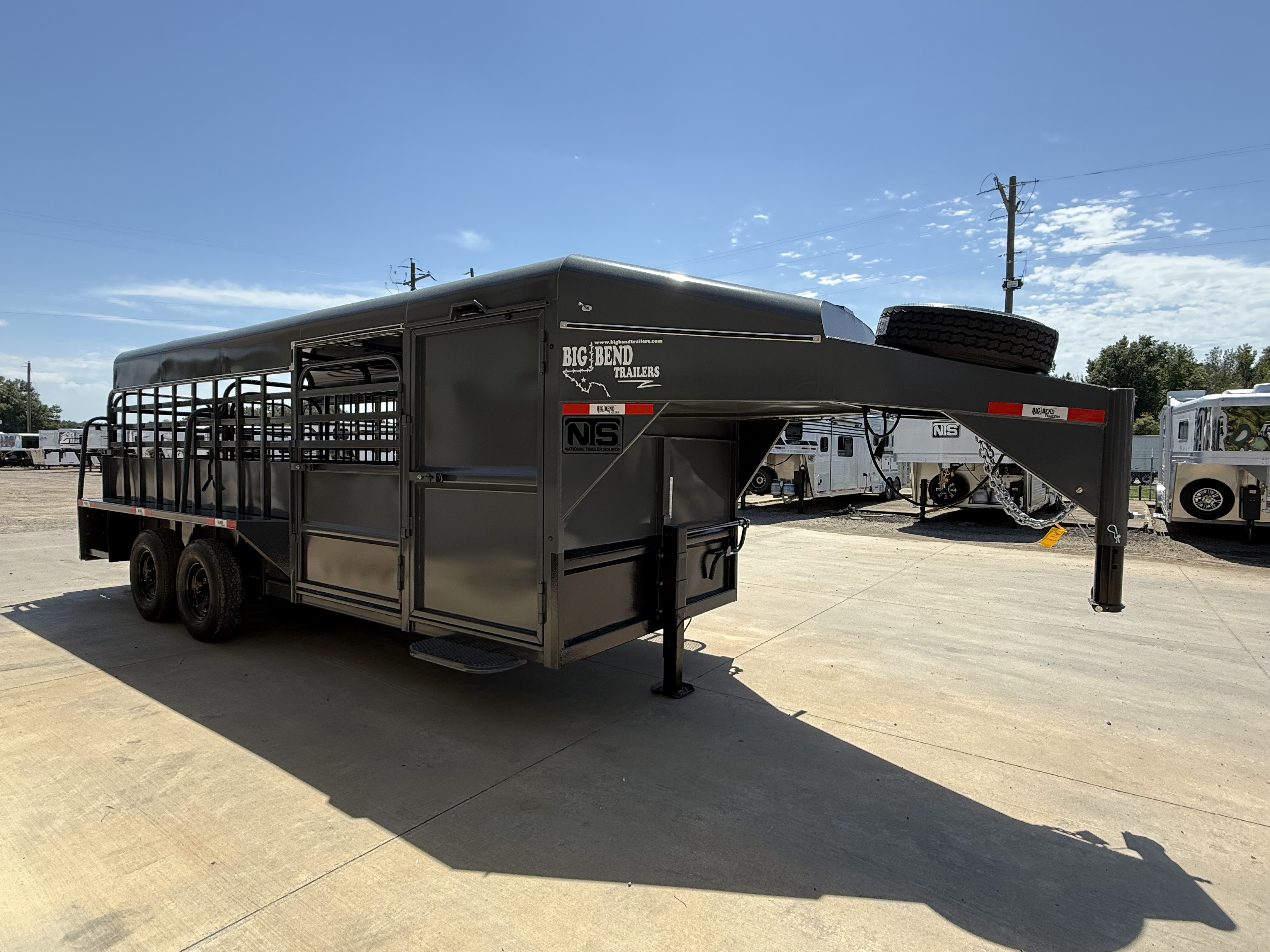 Trailer Photo 15
